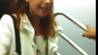 Un mec baise une blonde aux gros seins film streaming x gratuit dans le jardin à travers un trou dans un jean